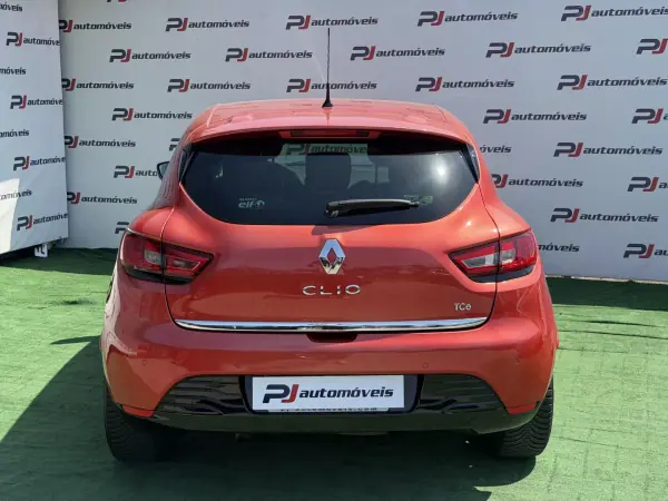 Renault Clio 2018 - 9990 EUR, 156000 km - AUTO.MOTO.pt - 156000km - foto 8 de 18