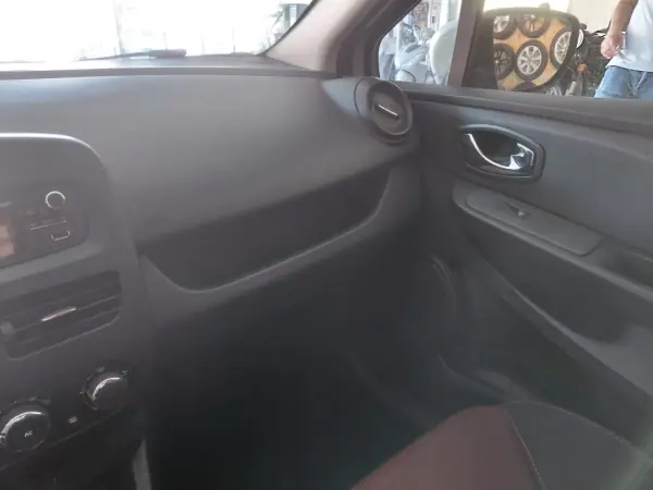 Renault Clio 2014 - 9490 EUR, 56000 km - 56000km - foto 15 de 20