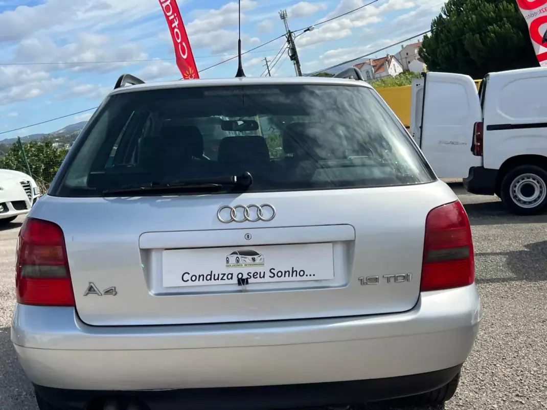 Audi A4 2004 - 4500 EUR, 400000 km - AUTO.MOTO.pt - 400000km - foto 4 de 18