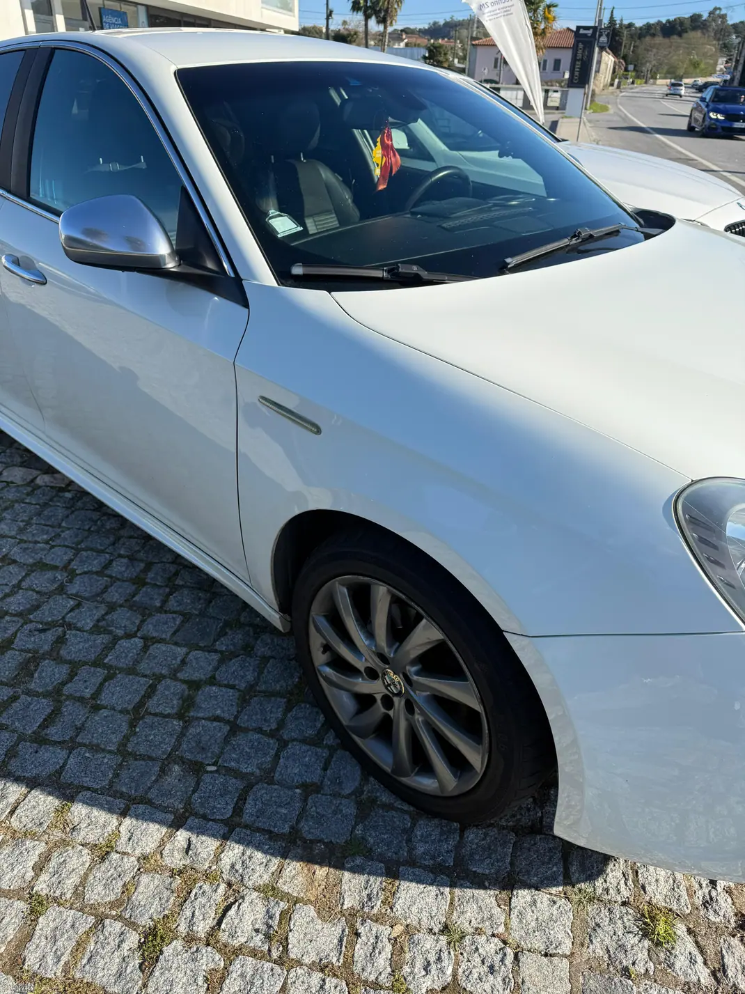 Alfa Romeo Giulietta 2011 - 4799 EUR, 466000 km - AUTO.MOTO.pt - 466000km - foto 3 de 6