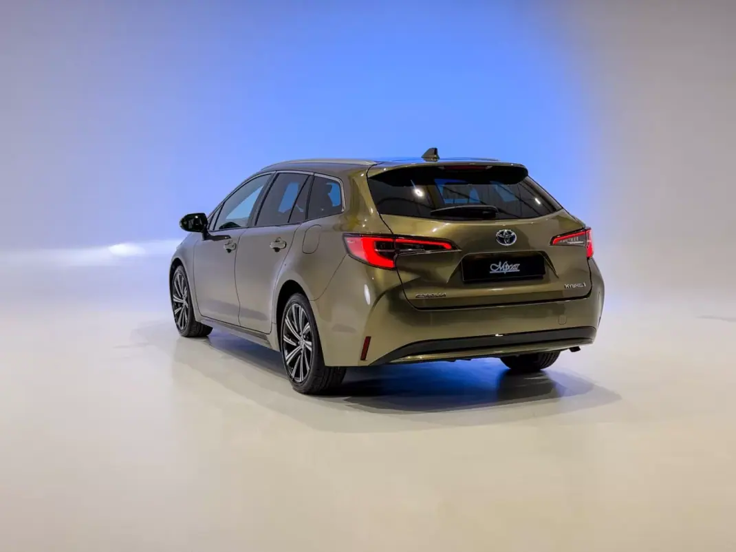 Toyota Corolla Touring Sports 2022 - 20950 EUR, 145000 km - 145000km - foto 18 de 35