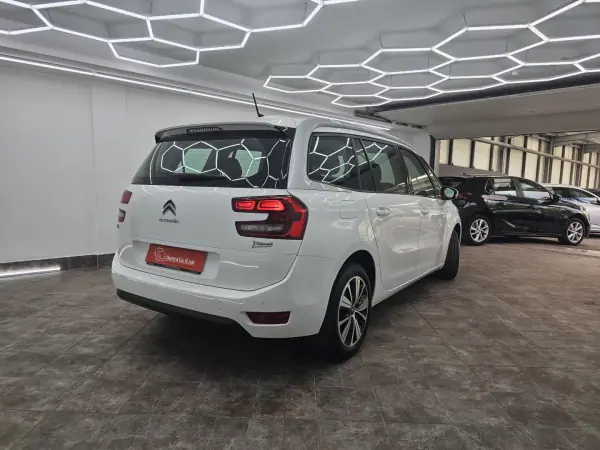 Citroën C4 Grand Picasso 2018 - 13650 EUR, 245556 km - AUTO.MOTO.pt - 245556km - foto 6 de 43
