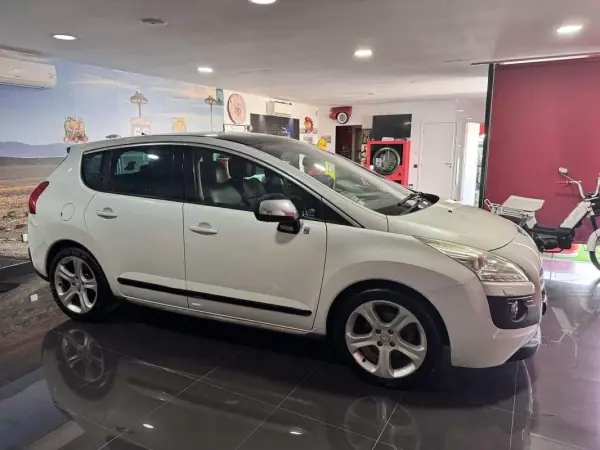 Peugeot 3008 2012 - 9250 EUR, 280000 km - AUTO.MOTO.pt - 280000km - foto 6 de 18