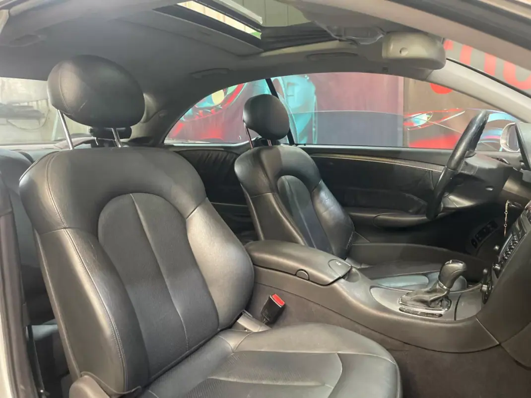 Mercedes-Benz CLK 220 2005 - 10999 EUR, 223000 km - AUTO.MOTO.pt - 223000km - foto 32 de 44