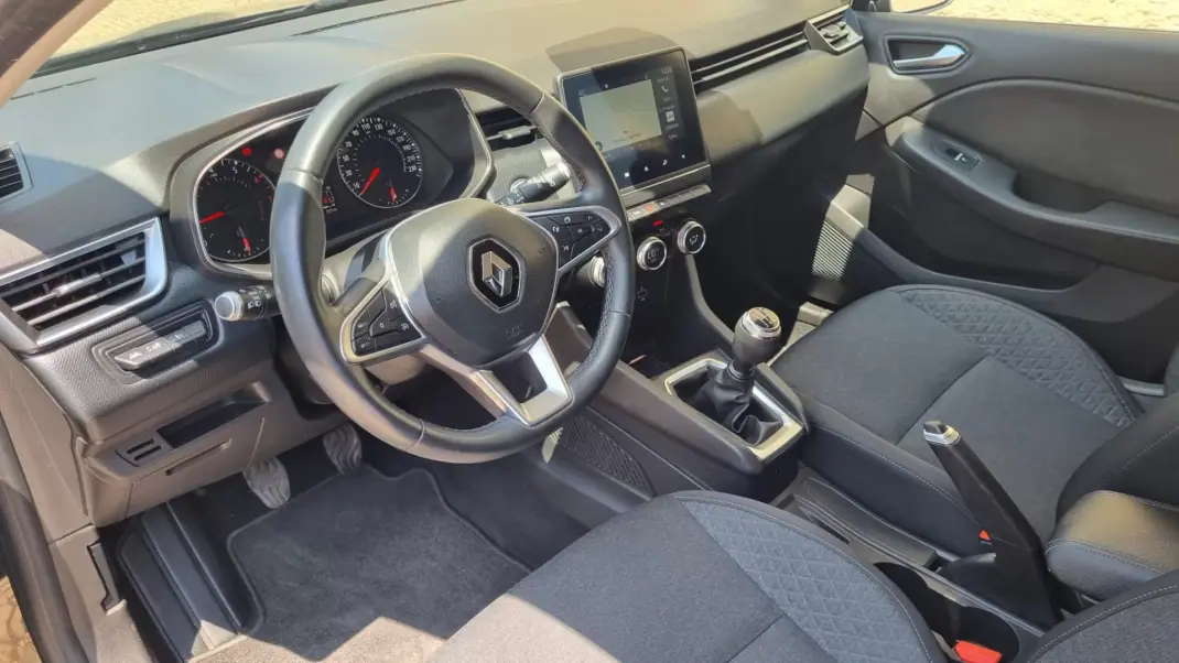 Renault Clio 2020 - 13490 EUR, 62000 km - 62000km - foto 8 de 20