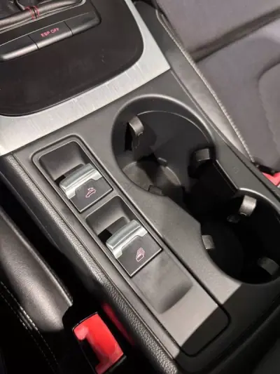Audi A5 Cabrio 2009 - 15900 EUR, 186000 km - AUTO.MOTO.pt - 186000km - foto 24 de 45