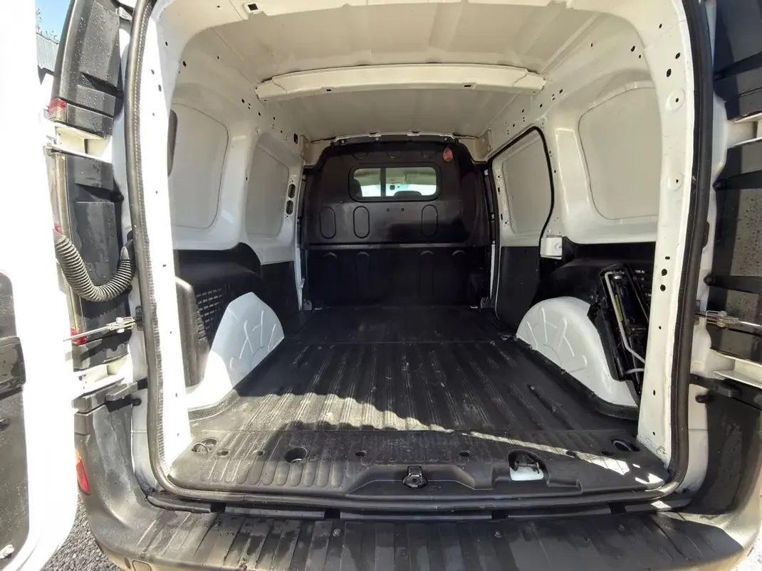 Renault KANGOO 1.5DCI 3L C/IVA 2019 - 9990 EUR, 175000 km - AUTO.MOTO.pt - 175000km - foto 5 de 17