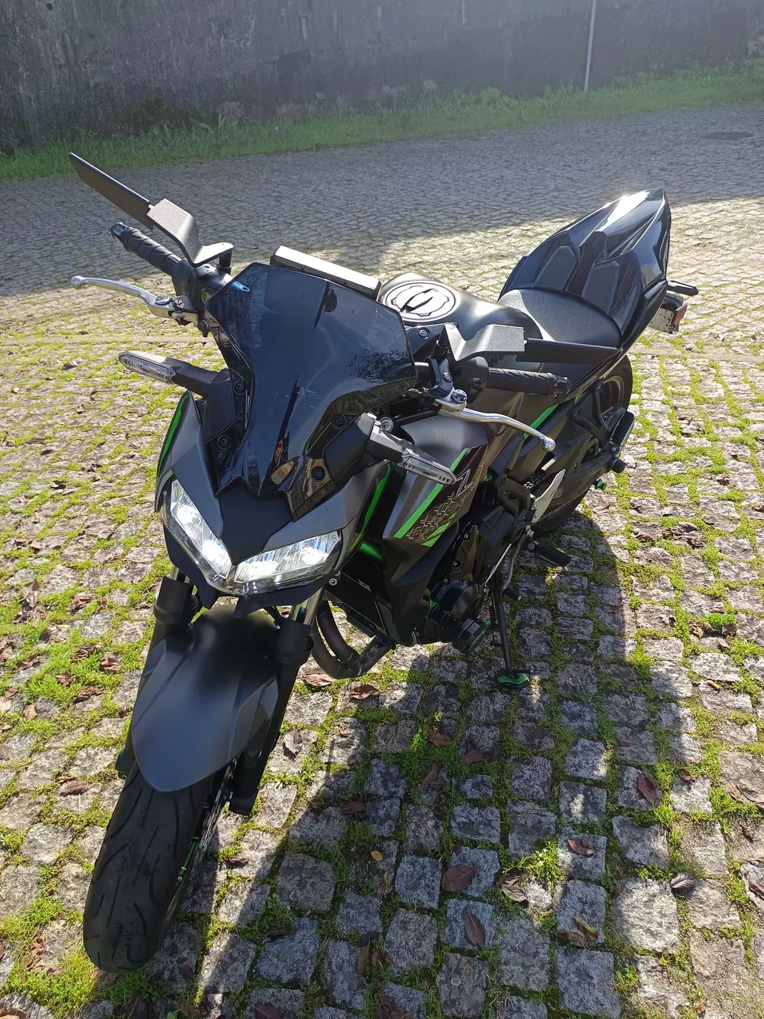 Kawasaki Z650 ABS 2023 - 5500 EUR, 18400 km - foto 1 de 4