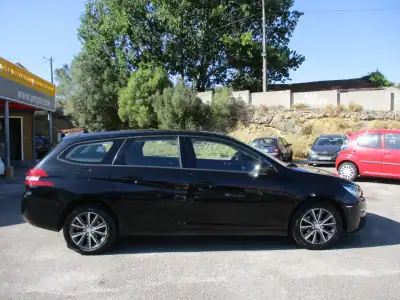 Peugeot 308 SW 2015 - 9900 EUR, 150000 km - AUTO.MOTO.pt - 150000km - foto 4 de 13