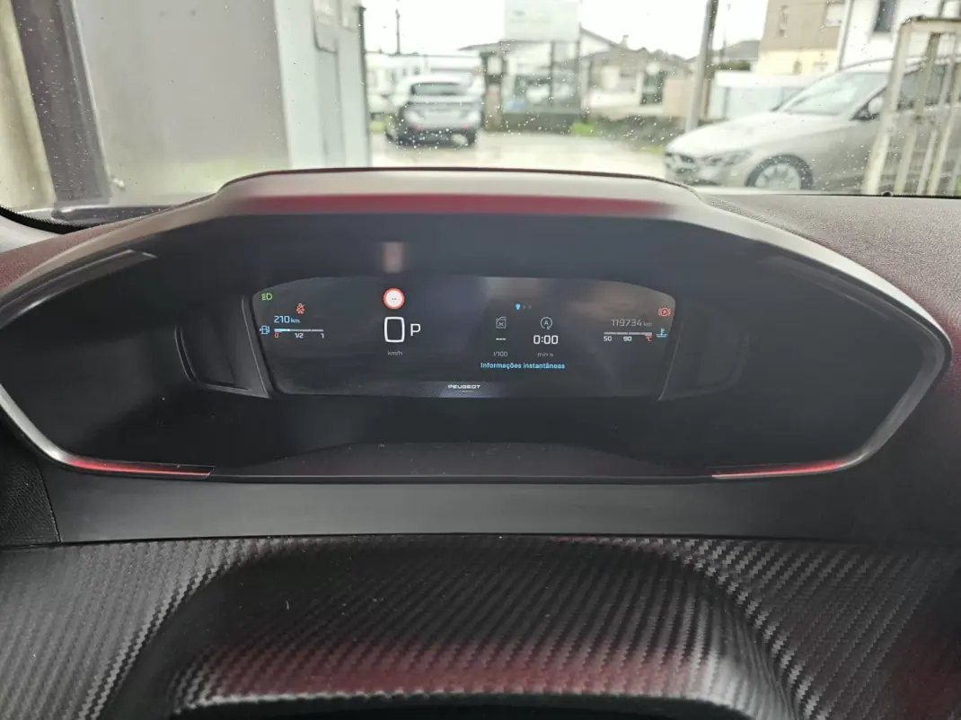 Peugeot 2008 2023 - 22999 EUR, 119000 km - AUTO.MOTO.pt - 119000km - foto 15 de 21