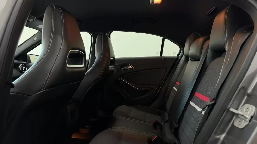 Mercedes-Benz A 180 2014 - 13990 EUR, 259250 km - AUTO.MOTO.pt - 259250km - foto 25 de 29