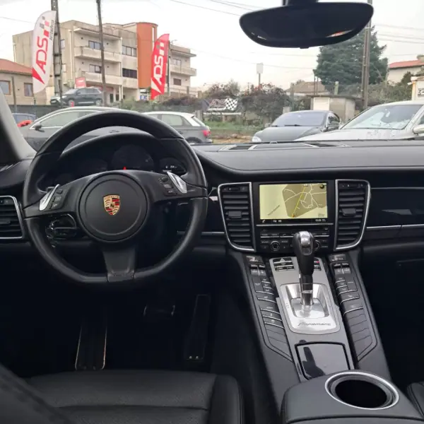 Porsche Panamera 2013 - 40500 EUR, 113000 km - AUTO.MOTO.pt - 113000km - foto 10 de 18