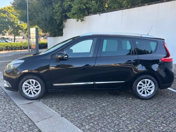Renault Grand Scénic 2016 - 8150 EUR, 256000 km - AUTO.MOTO.pt - 256000km - foto 4 de 29