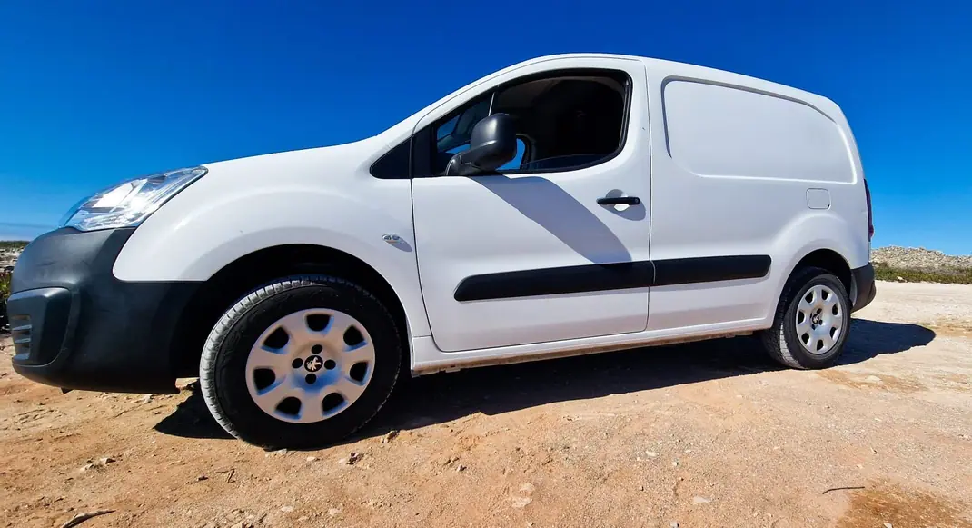 Peugeot e-Partner 2018 - 7950 EUR, 69000 km - 69000km - foto 2 de 7
