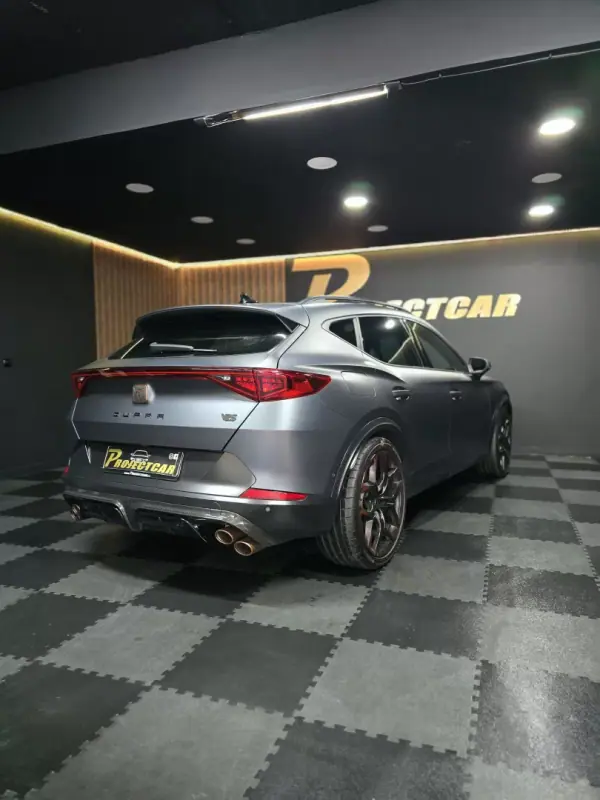 Cupra Formentor 2025 - 61900 EUR, 9500 km - AUTO.MOTO.pt - 9500km - foto 2 de 37