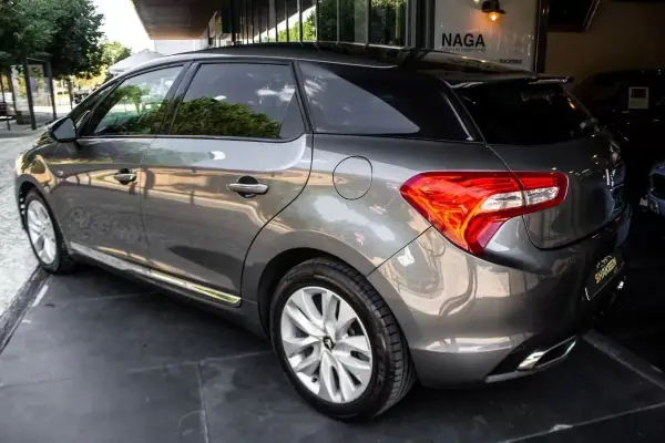 Citroën DS5 2013 - 8400 EUR, 271674 km - AUTO.MOTO.pt - 271674km - foto 3 de 39