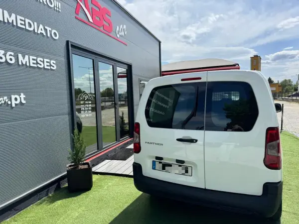 Peugeot FlexCab BlueHDi 100 L2 EHZ S&S Pro 2019 - 15000 EUR, 149000 km - AUTO.MOTO.pt - 149000km - foto 14 de 17