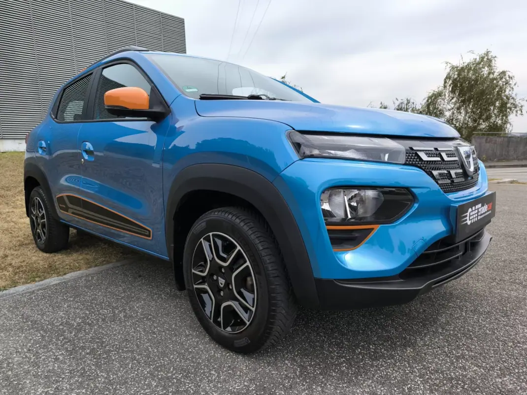 Dacia Spring 2021 - 11750 EUR, 37340 km - AUTO.MOTO.pt - 37340km - foto 4 de 10