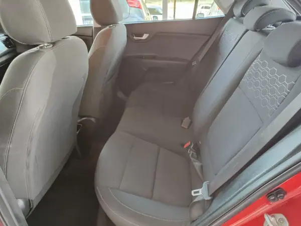 Kia Rio 2019 - 12500 EUR, 66000 km - AUTO.MOTO.pt - 66000km - foto 12 de 36