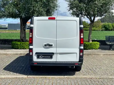 Renault Trafic 2.0 dCi IVA Dedutível 2020 - 17450 EUR, 131000 km - AUTO.MOTO.pt - 131000km - foto 8 de 35