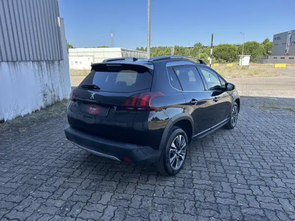 Peugeot 2008 2019 - 13990 EUR, 148000 km - AUTO.MOTO.pt - 148000km - foto 4 de 19