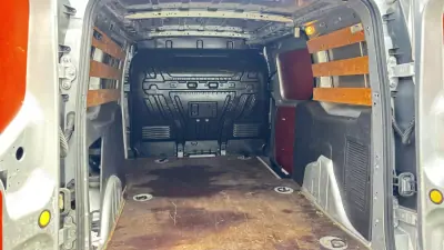 Ford Transit Connect 2018 - 15900 EUR, 115000 km - AUTO.MOTO.pt - 115000km - foto 5 de 8