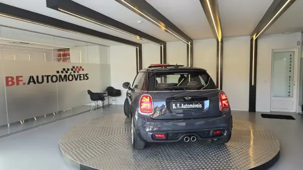 MINI Cooper 2019 - 25500 EUR, 96321 km - AUTO.MOTO.pt - 96321km - foto 15 de 53