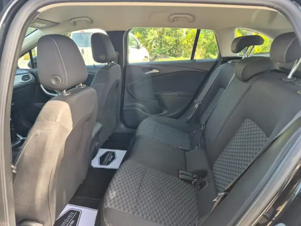 Opel Astra Sports Tourer 2018 - 11900 EUR, 164976 km - AUTO.MOTO.pt - 164976km - foto 15 de 21