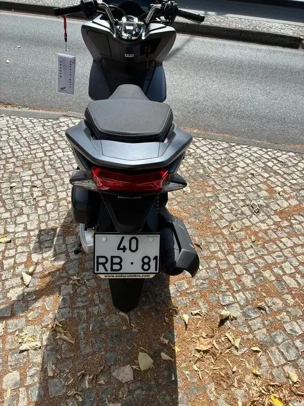 Honda PCX 125 2016 - 2350 EUR, 9998 km - AUTO.MOTO.pt - 9998km - foto 9 de 14