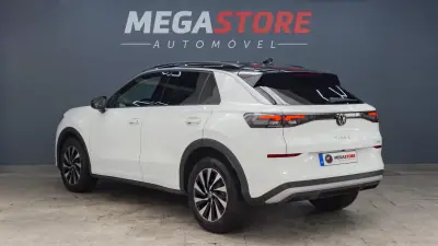 Volkswagen T-Roc 2026 — foto 5 de 33