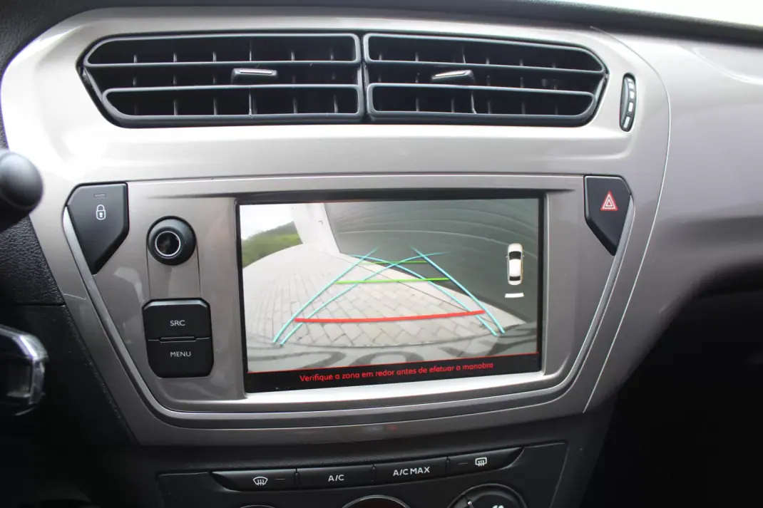 Citroën C-Elysée 2019 - 10500 EUR, 118000 km - AUTO.MOTO.pt - 118000km - foto 16 de 21