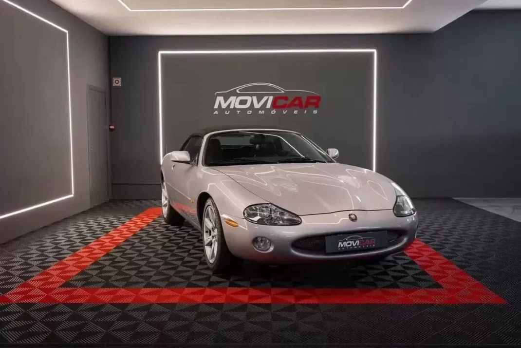 Jaguar XK 2001 - 31490 EUR, 113965 km - AUTO.MOTO.pt - 113965km - foto 27 de 29