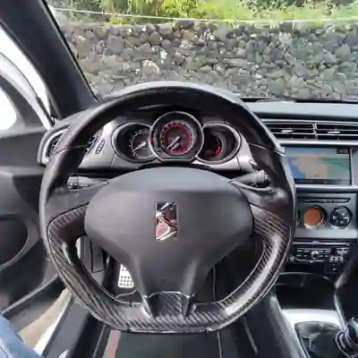 Citroën DS3 2011 - 12000 EUR, 73000 km - AUTO.MOTO.pt - 73000km - foto 5 de 10