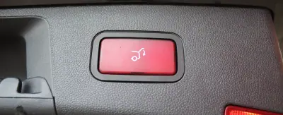 Mercedes-Benz E 250 2010 - 13990 EUR, 245000 km - AUTO.MOTO.pt - 245000km - foto 8 de 48