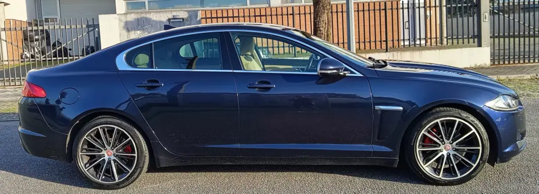 Jaguar XF 2014 - 13990 EUR, 192200 km - AUTO.MOTO.pt - 192200km - foto 4 de 18