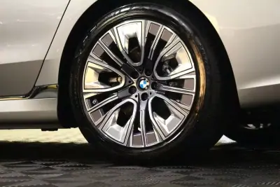 BMW i7 2024 - 84900 EUR, 4400 km - AUTO.MOTO.pt - 4400km - foto 11 de 50