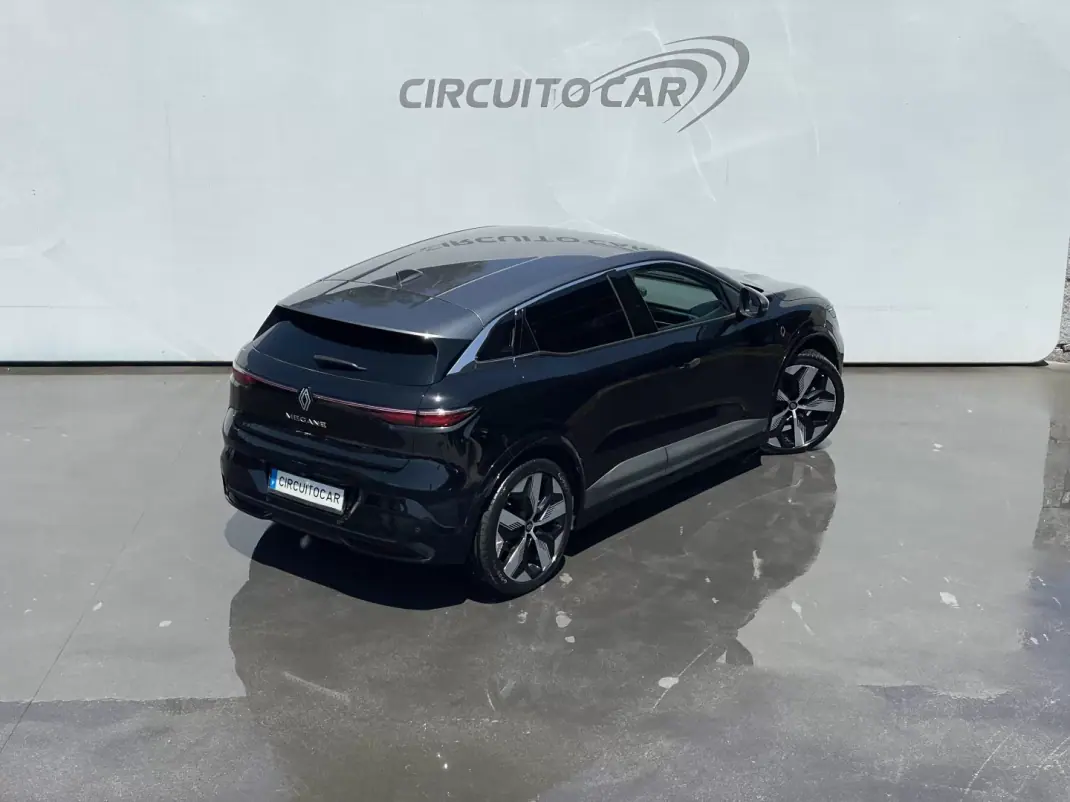 Renault Mégane E-Tech 2023 - 28500 EUR, 48034 km - AUTO.MOTO.pt - 48034km - foto 7 de 8
