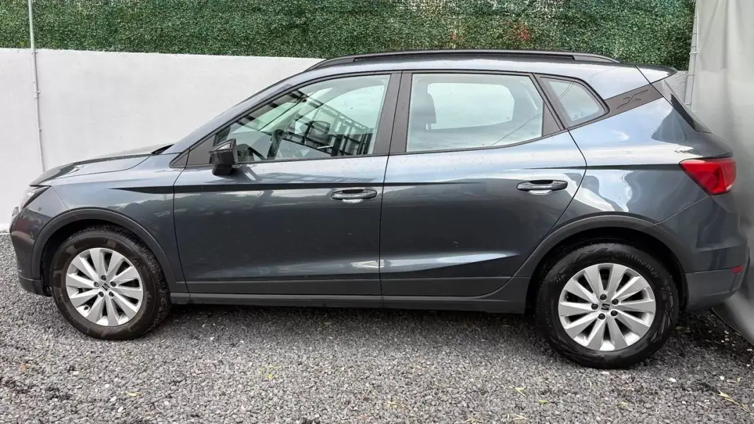 SEAT Arona 2023 - 13400 EUR, 73000 km - AUTO.MOTO.pt - 73000km - foto 3 de 12