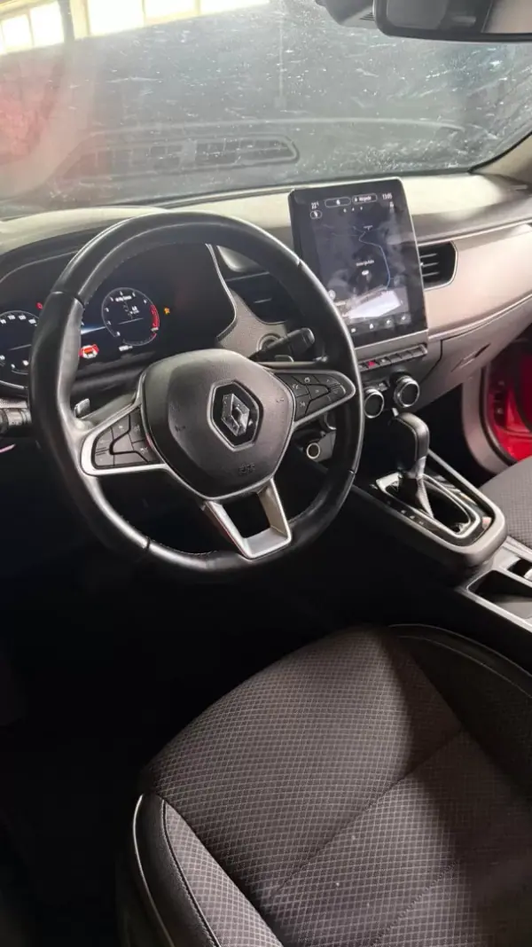 Renault Arkana 2023 - 20500 EUR, 71512 km - AUTO.MOTO.pt - 71512km - foto 10 de 12