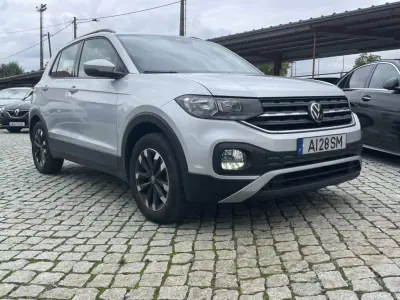 Volkswagen T-Cross 2021 - 17950 EUR, 62537 km - AUTO.MOTO.pt - 62537km - foto 4 de 10