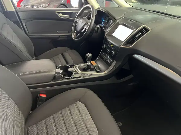 Ford Galaxy 2020 - 23600 EUR, 113610 km - 113610km - foto 16 de 25