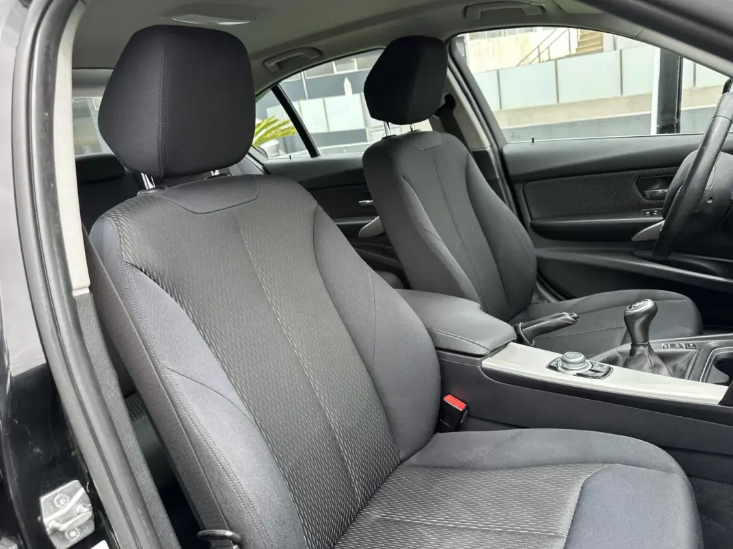 BMW 320 2013 - 13900 EUR, 280000 km - AUTO.MOTO.pt - 280000km - foto 63 de 64
