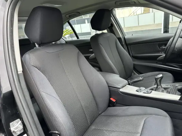 BMW 320 2013 - 12900 EUR, 280000 km - AUTO.MOTO.pt - 280000km - foto 63 de 64