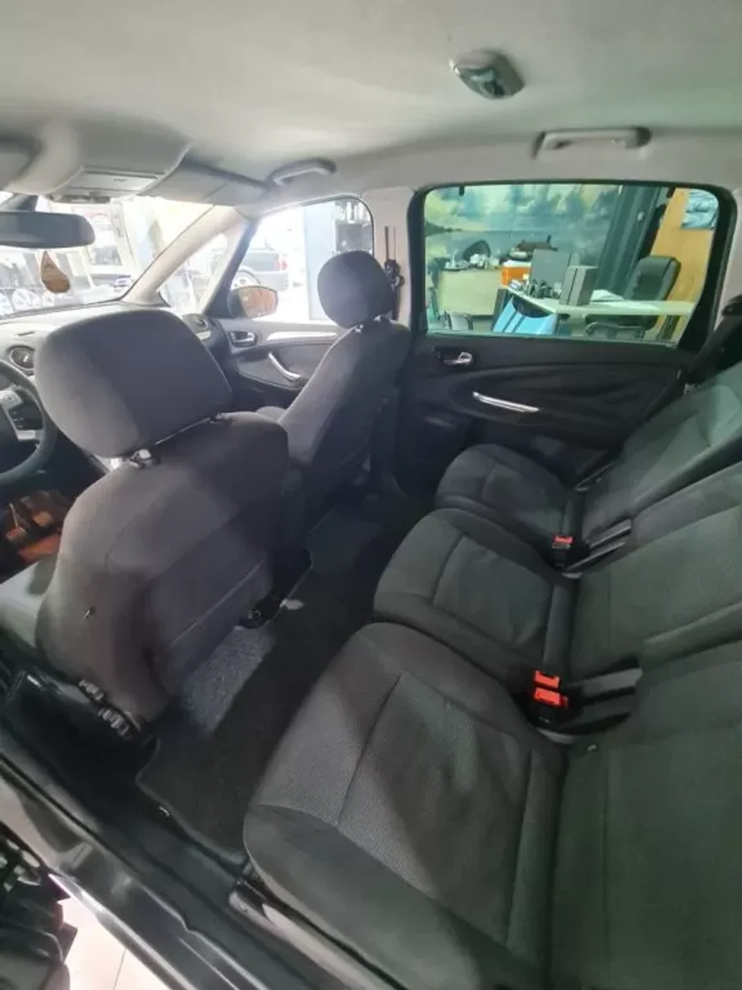 Ford S-Max 2007 - 7900 EUR, 283000 km - AUTO.MOTO.pt - 283000km - foto 17 de 22
