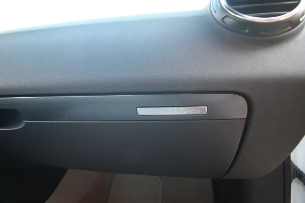 Audi TT Coupé 2014 - 16990 EUR, 211300 km - AUTO.MOTO.pt - 211300km - foto 21 de 22
