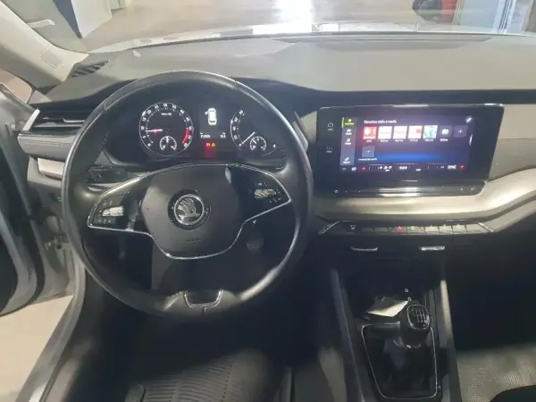 Skoda Octavia Break 2023 - 15999 EUR, 212121 km - AUTO.MOTO.pt - 212121km - foto 8 de 14