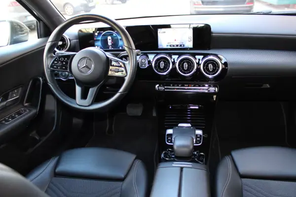 Mercedes-Benz A 180 2019 - 25900 EUR, 73000 km - 73000km - foto 18 de 47