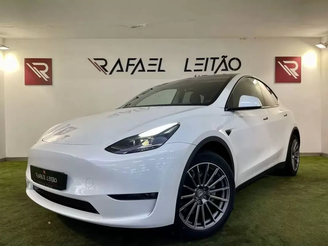 Tesla Model Y 2022 - 38750 EUR, 44000 km - 44000km - foto 2 de 42