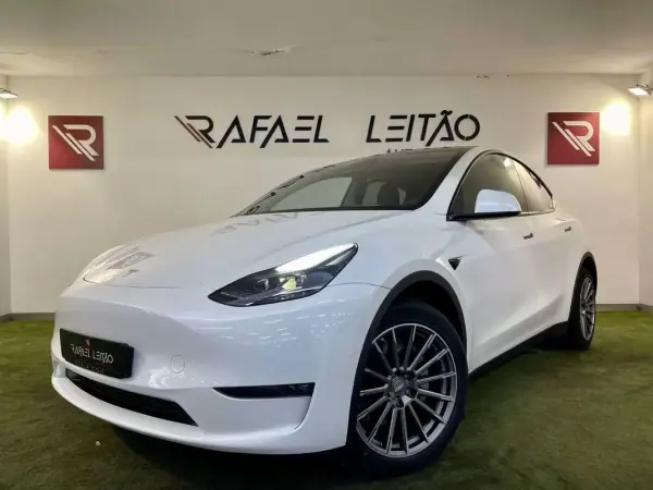 Tesla Model Y 2022 - 38750 EUR, 44000 km - AUTO.MOTO.pt - 44000km - foto 2 de 42