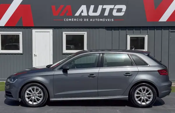 Audi A3 Sportback 2014 - 13900 EUR, 156000 km - AUTO.MOTO.pt - 156000km - foto 7 de 14